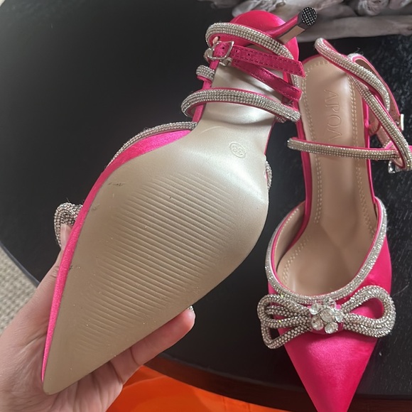 Heels - Picture 2 of 7